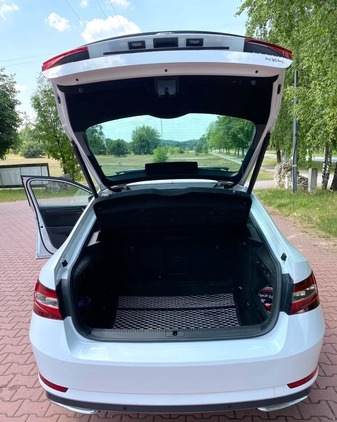 Skoda Superb cena 68000 przebieg: 234260, rok produkcji 2016 z Żory małe 667
